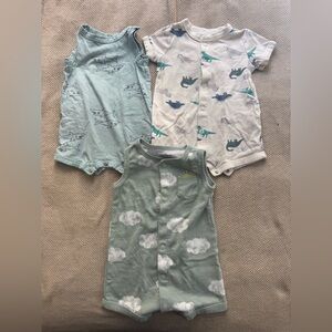 Carter's Green and White Bodysuits Set